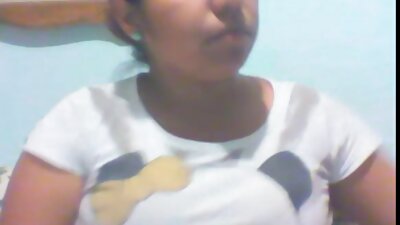 สาวเอเชียจับกลุ่มโดยคนแปลกหน้าในรถไฟสาธารณะ