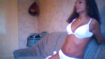 คู่รักวัยรุ่นเติมเต็มจินตนาการอันแปลกประหลาดของเขาต่อหน้าสาวใช้