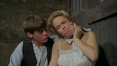 ให้พ่อเห็นสิ่งที่คุณซ่อนอยู่ที่นี่ ลูกรัก