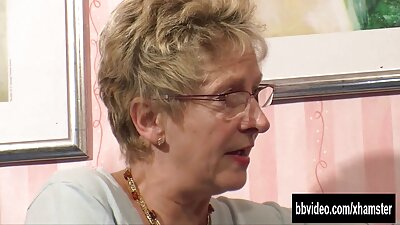 เด็กชายซุกซน โดนจับได้ แอบดูเมียเพื่อนบ้านสุดฮอต