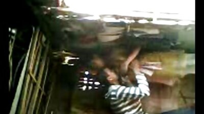 เธอดูเหมือนสาวไร้เดียงสาน่ารัก