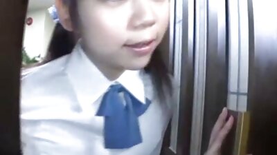 สาวๆ อวดความบริสุทธิ์ให้หนุ่มเนิร์ด